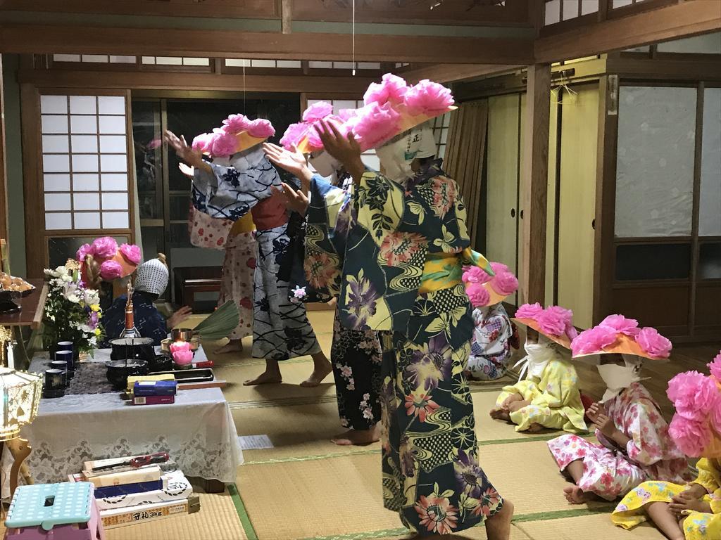 Отель Minshuku Irayoi Ishigaki  Экстерьер фото